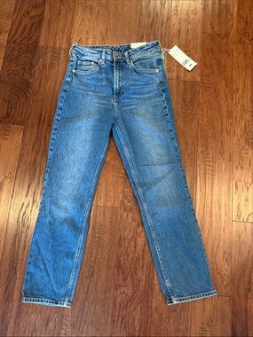 H&M Light Blue Cropped Straight Jeans